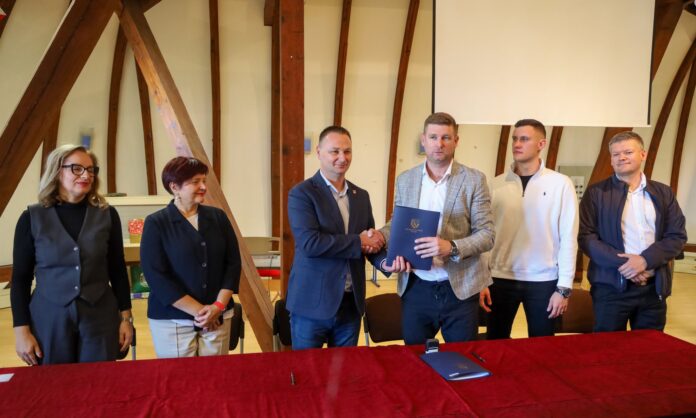 577012186_1300657792077186_1632484510850595928_n